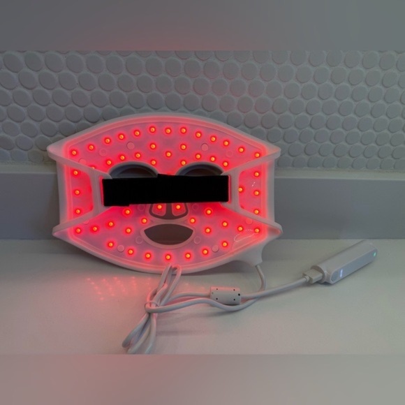 CurrentBody Skin LED Light Therapy Mask - Picture 5 of 7